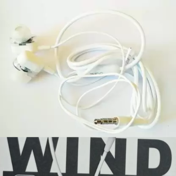 boAt 230 wind wired Earphone Wired with Mic (Multicolor, In the Ear)